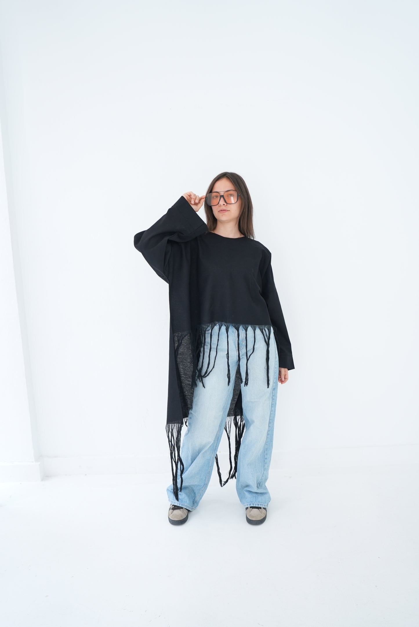 Black fringes top